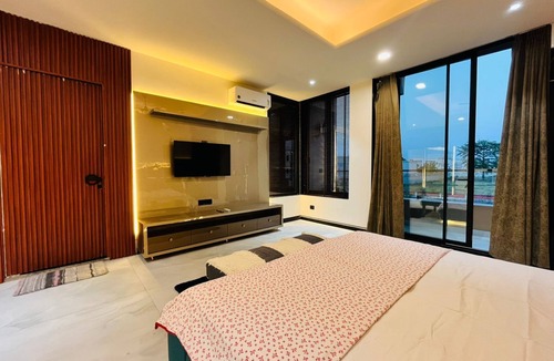 Mayapur Resort | Luxurious 3-bedroom resort in Haridwar with Private pool, steam and jacuzzi