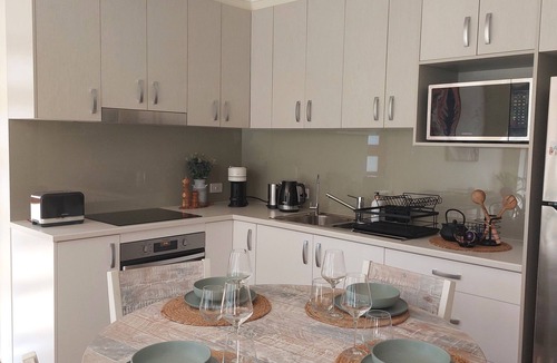 Chambers Flat Apartment | Luxurious Countryside Retreat - Visit our acreage property!😊