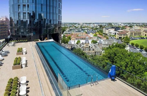 Melbourne Apartment | Luxury 2Bed 2Bath Apartment with Garden View, Gym, Pool, BBQ, Balcony Melbourne