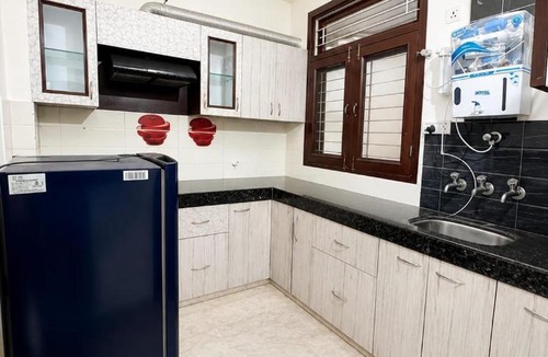 Mansarovar Apartment | Luxury Airy Retreat
