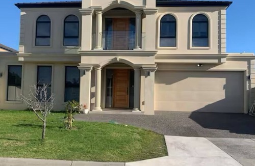 Springvale House | Luxury comfortable rooms /shared house