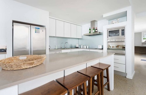 Hayborough House | Luxury Esplanade Beach House - 2A Olivers Pde, Hayborough
