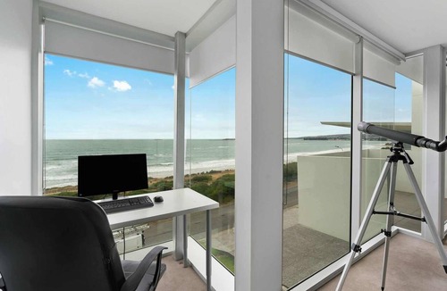 Hayborough House | Luxury Esplanade Beach House - 2A Olivers Pde, Hayborough