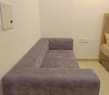 New Delhi Apartment | Luxury Furnish Studio Apt 623 in DLF Moti Nagar Delhi