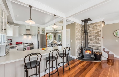 Moreton Bay Region House | Luxury Hamptons Style Country House on 40 Picturesque Acres | Free Netflix