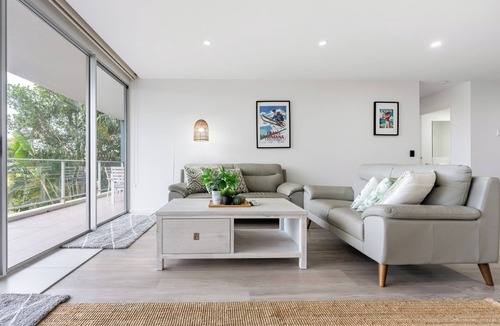 Gold Coast Apartment | Luxury Spacious 3 Bedroom Apartment near to Golf Courses and Theme Parks