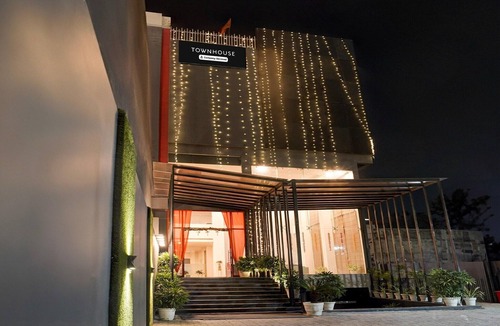 Mohangarh House | Luxury Stays Gomti Nagar Lucknow