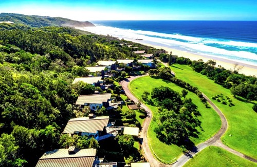 Broken Head House | Luxury Villas Seven Mile Beach House: Pool, Beach
