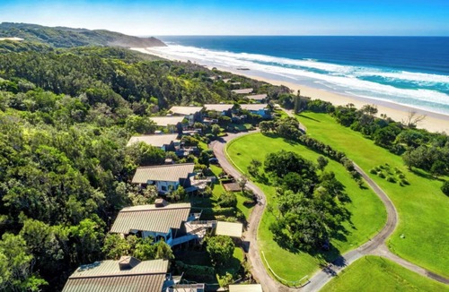 Broken Head House | Luxury Villas Seven Mile Beach House: Pool, Beach