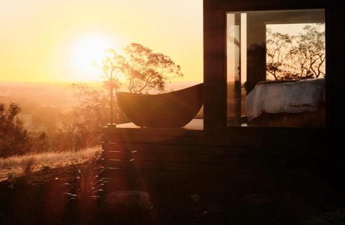 Toolleen House | Luxury Winery Stay with Sweeping Hilltop Views