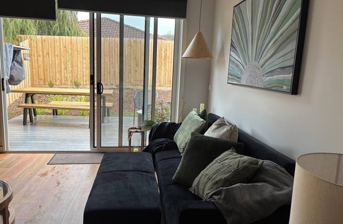 Rosebud House | Luxury with a 2 min walk to beach! A new way to Rosebud