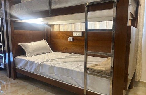 Yeshwanthpur Hotel | M S Comforts