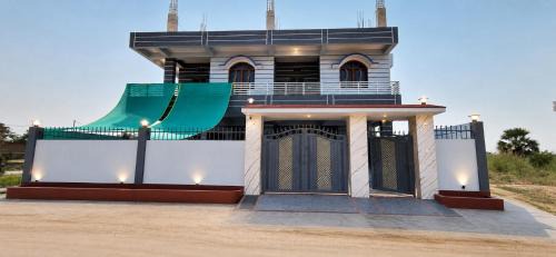 Chunar House | Maa Vaishno Guest House
