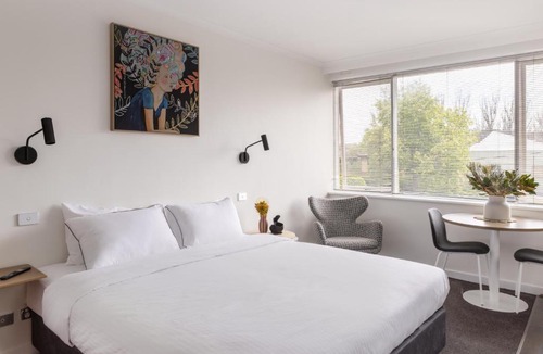 Saint Kilda South Apartment | MAC St Kilda Blessington St by Melbourne Apartment Collection