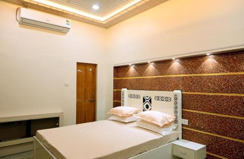 Varanasi House | Madhi Basera