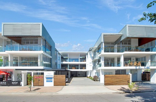 Horseshoe Bay Apartment | Maggies Beachfront Apt. 13