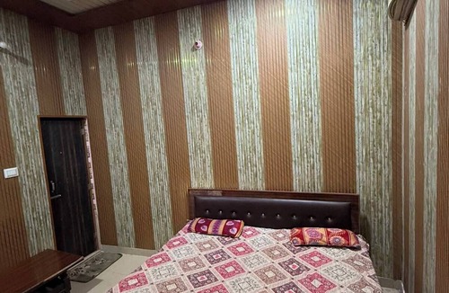 Aonla Hotel | Maheshwari Palace & Hotel
