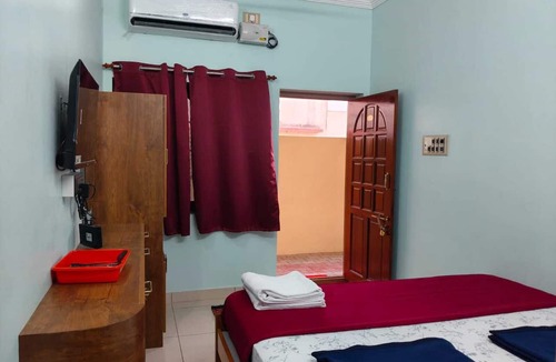 Thirunallar Hotel | Malar Residency
