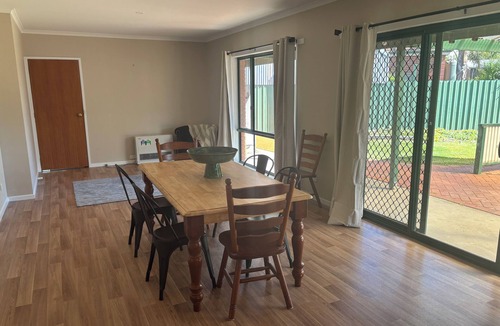 Horsham House | Manor on McIntyre