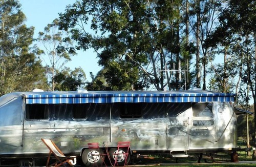 Tinonee House | Mansfield on the Manning - Unique 31' American Airstream