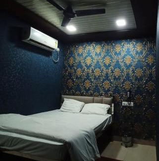 Jhansi Hotel | Manya hotel and dormitory