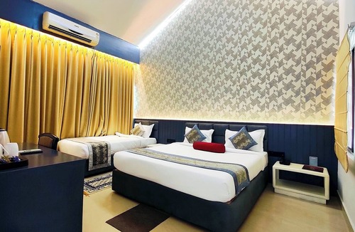 Bolpur Hotel | Mark & Meadows