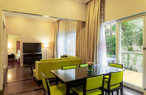 Powai Hotel | Marriott Executive Apartment - Lakeside Chalet, Mumbai