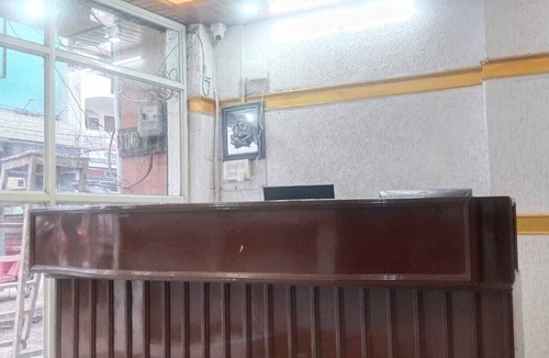 Bhopal House | Marvelous 5-bedroom hotel with WiFi Daily &Monthly Rooms Near Nadra Bus Stand