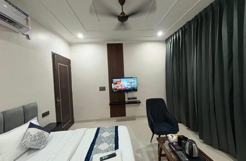 Noida Hotel | Mascot Residency Noida Sector 61