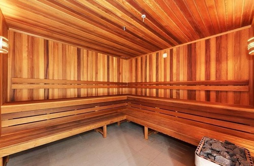 Eastgardens Apartment | Massive 2Bedroom Apt with Golf and city views