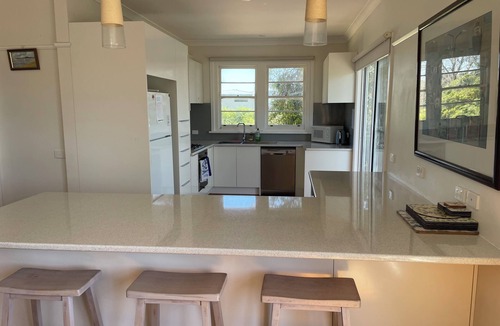 McCrae House | McCrae: location, location! Boasting bay views with the beach a 5 minutes walk.