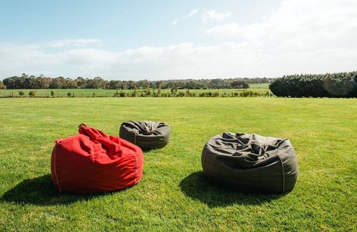 Balnarring Beach House | Merricks View - Rural outlook with Tennis Court & Plunge Pool