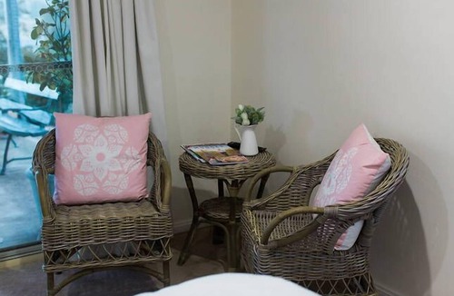 Central Mudgee Cottage | Midgee Cottage - quiet romantic getaway