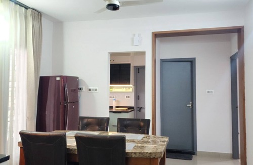 JP Nagar Apartment | Modern 2 Bed Apartment near Bannergatta Road. 5 minutes to Apollo Hospital