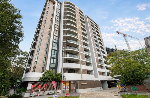 Macquarie Park Apartment | Modern 2BDR Retreat walk to Metro and Macquarie