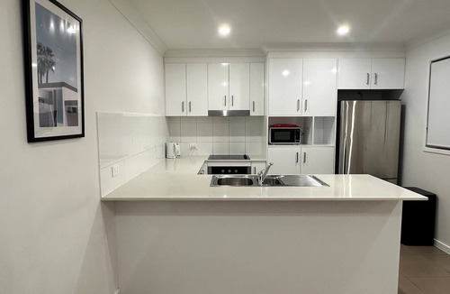 Bellbird Park Condo | Modern 3BDR Townhouse in Bellbird Park