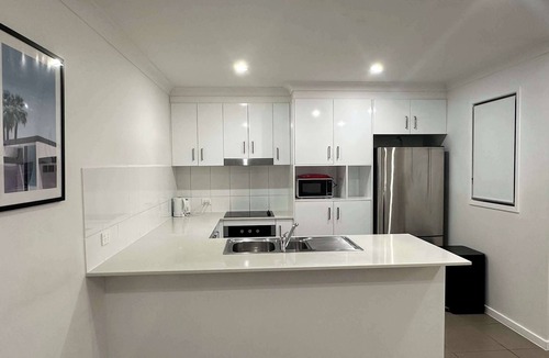 Bellbird Park Condo | Modern 3BDR Townhouse in Bellbird Park