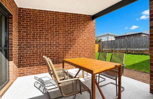 Armstrong Creek House | Modern 4BR Gateway to Great Ocean Rd and Geelong