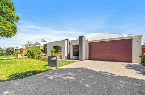 Piara Waters House | Modern and luxury private Home