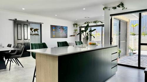 Bayswater House | Modern & Chilled Stay in Bayswater