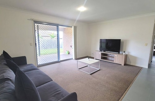 Caboolture House | Modern, cozy, spacious house with air conditioning and heating in all bedrooms!