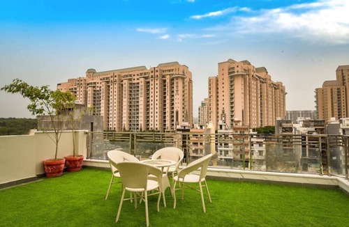 Gurugram Apartment | Modern cyber retreat with Gym