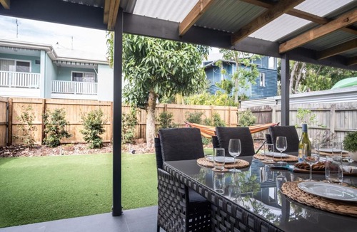 Mudjimba House | Modern Dog-Friendly Mudjimba Townhouse