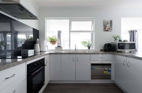 East Devonport House | Modern Ease in East Devonport