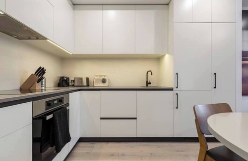 North Melbourne Apartment | Modern & Eclectic 2 Bed/2 Bathroom - No Carpark