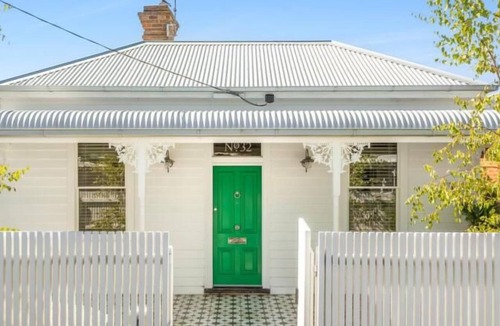 Geelong West House | Modern Heritage Retreat – walk to Pako & Waterfront