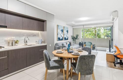 West End Apartment | Modern Luxe Urban Comfort in Central Green Heart