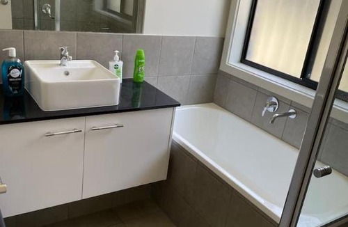 Munno Para House | Modern New 4BR Spacious Peaceful Family Home