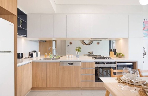 North Ryde Apartment | Modern North Ryde Apt | Walk to Metro