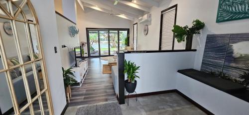 Mooloolaba House | MOOLOOLABA CANAL HOME - Modern 4Bedroom with Spa, Sauna and Private Pontoon - NEW proprietor 2024